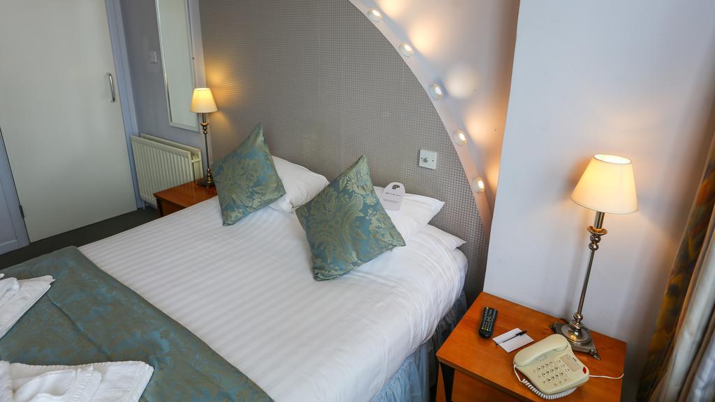 Royal Exeter Hotel Bournemouth Bagian luar foto